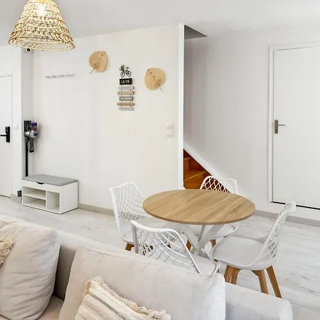 Appartement Renove, Lumineux Au Centre De Vic