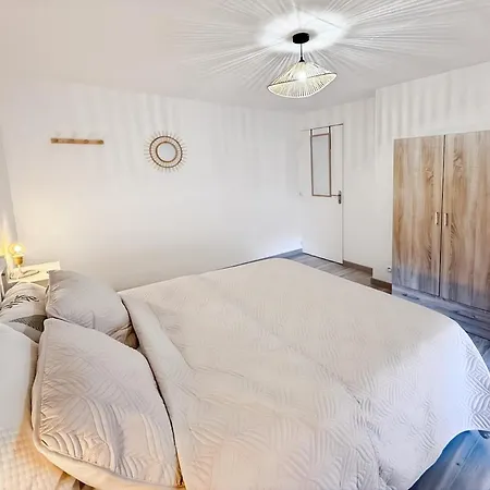 Renove, Lumineux Au Centre De Vic Appartement *